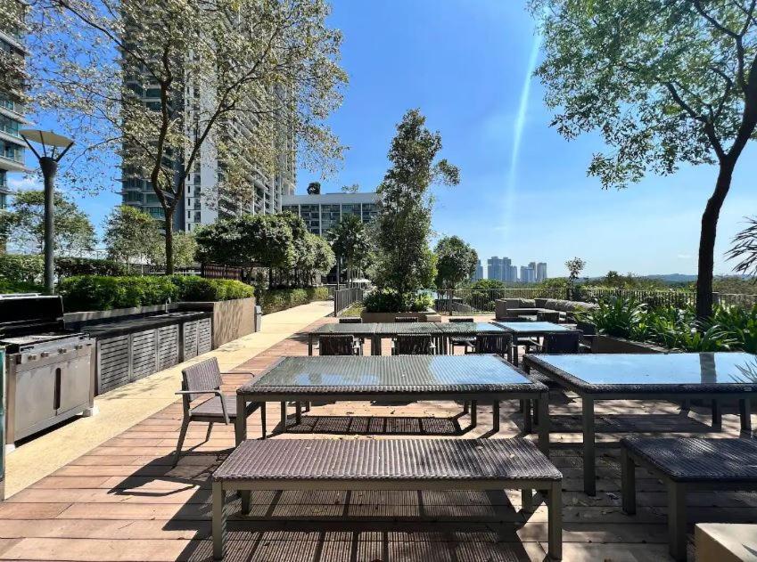 Iskandar Residences 3 Bedroom Nusajaya  Exterior photo